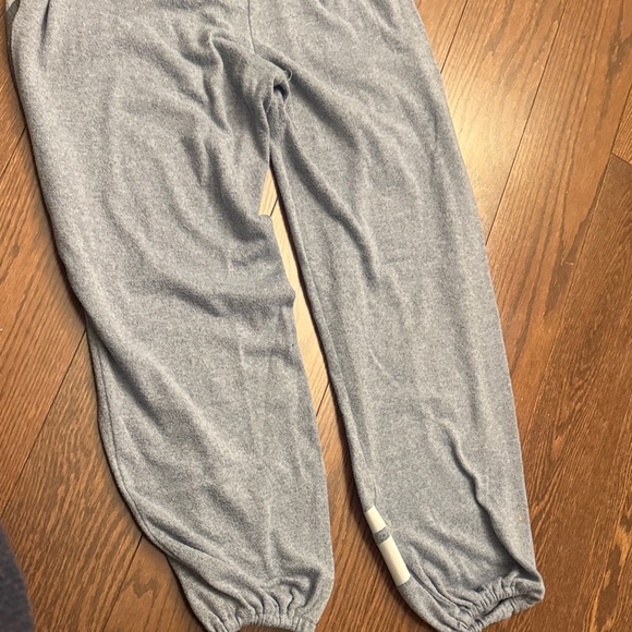 SoulCycle Gray Joggers with Wheel Graphic - Picture 6 of 6